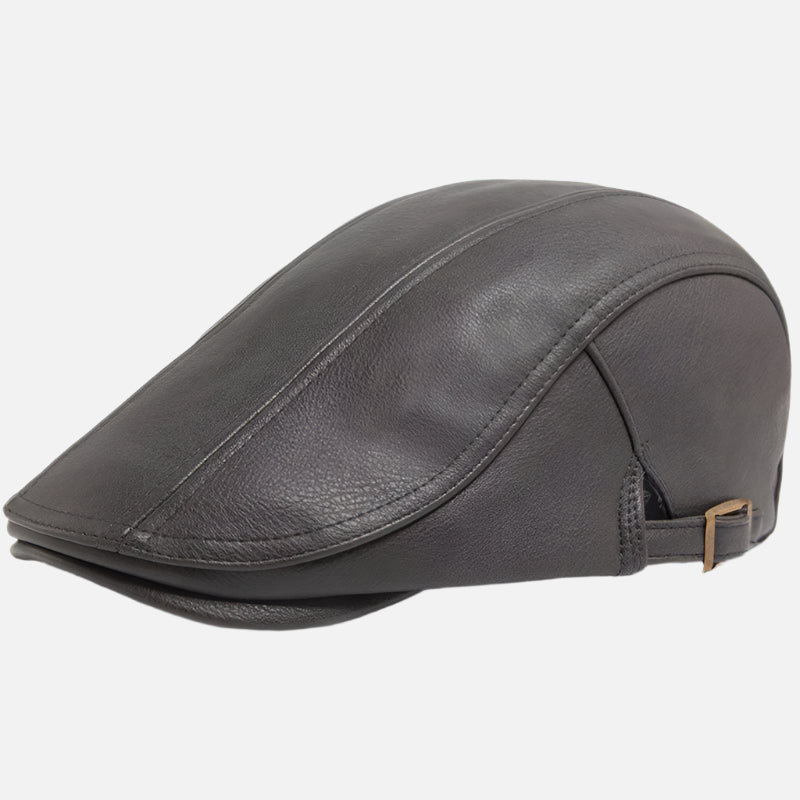 Boina inglesa masculina de couro Ferrutini FRT279, com design clássico, em couro premium, ajustável (55-60 cm), ideal para looks casuais ou formais, em cáqui, marrom, cinza escuro e preto.