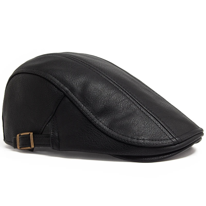 Boina inglesa masculina de couro Ferrutini FRT279, com design clássico, em couro premium, ajustável (55-60 cm), ideal para looks casuais ou formais, em cáqui, marrom, cinza escuro e preto.