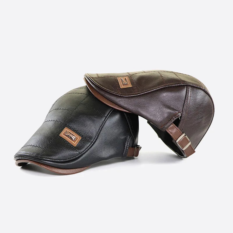 Boina italiana masculina de couro Ferrutini FRT278, com design clássico, em couro premium, ajustável (56-60 cm), ideal para looks casuais ou formais, em preto, marrom claro e marrom escuro.