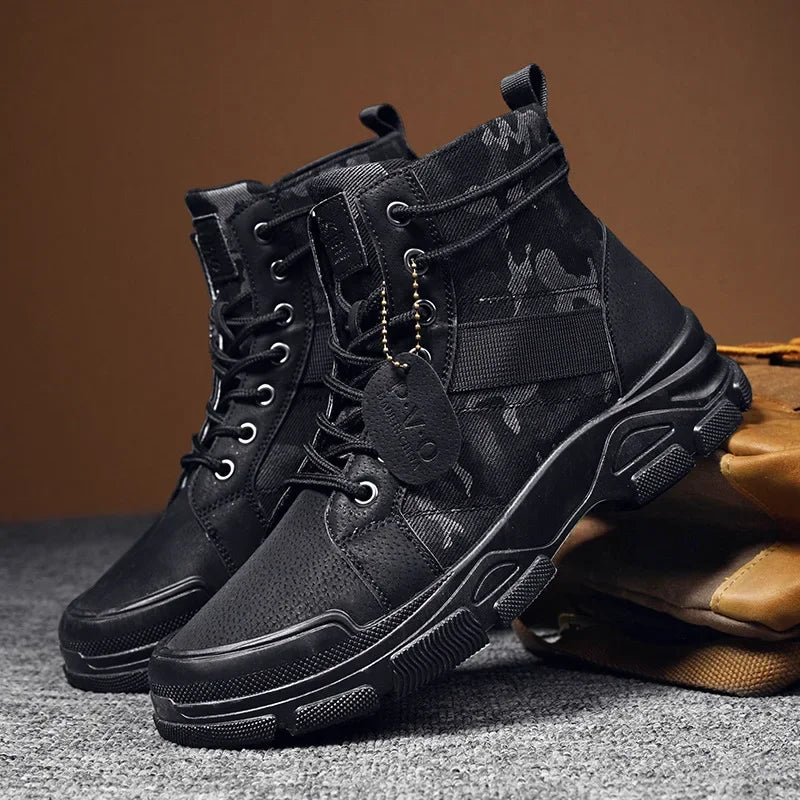 Bota militar masculina Ferrutini FRT246, em lona, com design moderno, solado antiderrapante de borracha, palmilha EVA, altura no tornozelo, disponível em preta, cinza e cáqui.