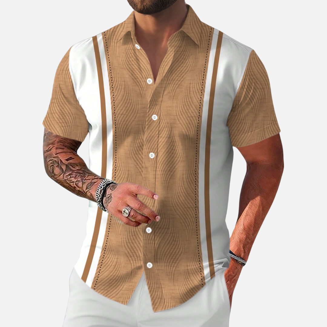 Camiseta Social de Verão Ferrutini, leve e respirável, ideal para looks casuais ou formais com elegância e conforto.