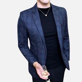 Blazer de veludo premium com design moderno, toque macio e acabamento impecável, perfeito para ocasiões formais ou eventos especiais.