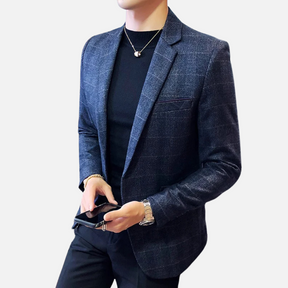 Blazer de veludo premium com design moderno, toque macio e acabamento impecável, perfeito para ocasiões formais ou eventos especiais.