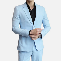 Blazer de malha em cor sólida, com design minimalista, sofisticado e confortável, ideal para looks casuais e formais.