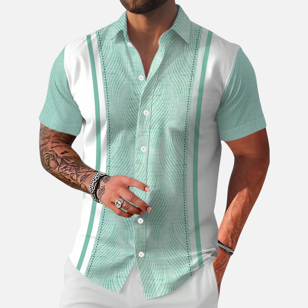 Camiseta Social de Verão Ferrutini, leve e respirável, ideal para looks casuais ou formais com elegância e conforto.