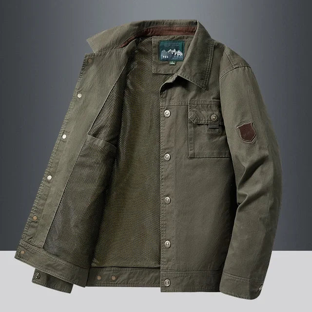 Jaqueta casual masculina Ferrutini FRT171, com design sofisticado, em algodão leve, espessura grossa, sem capuz, ideal para o dia a dia, com botões frontais e manga comprida.