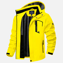 Jaqueta impermeável masculina Ferrutini FRT166, com design moderno, em poliéster, espessura grossa, com capuz, ideal para dias chuvosos e atividades ao ar livre, com zíperes frontais.
