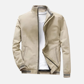 Jaqueta masculina Ferrutini FRT193, com design moderno, em poliéster e algodão, estampa sólida, bolsos funcionais, ideal para looks casuais, com zíper frontal e manga regular.