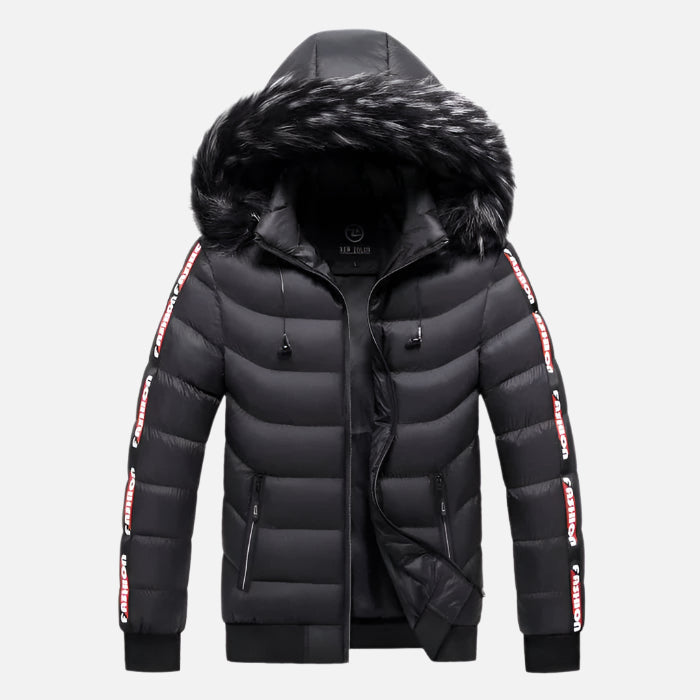 Jaqueta puffer masculina Ferrutini FRT206, com capuz forrado, design acolchoado, parte externa impermeável, bolsos e porta fones, ideal para o inverno, com zíper frontal.