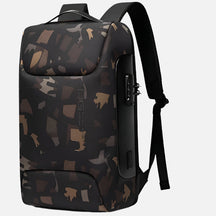Mochila Ferrutini FRT401, em tecido Oxford impermeável, para notebook até 15", com porta USB, trava TSA, 35L, em preta, cinza, azul e camuflada.